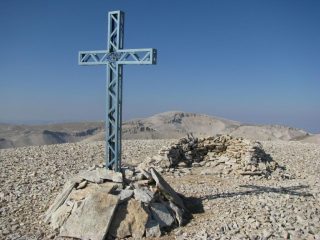 Croce di vetta del Monte Acquaviva e Monte Amaro