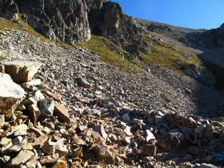Salendo al sole sul bel sentiero