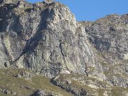 la linea scura in centro alla parete