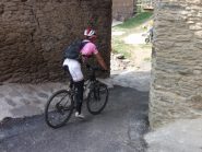 Luca tra le strette viuzze di San Martino