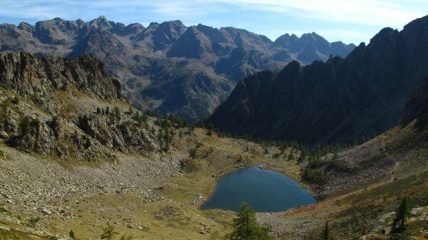 Il Lago d'Aver sottano e il vallone di salita