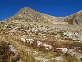 Valletta e Orgials col vallone di discesa
