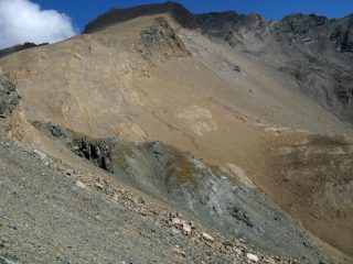 Sulla pietraia sotto la Leynir Nord.