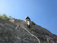 tratto verticale nella parte centrale