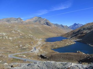 Colle del Nivolet e in fondo la meta