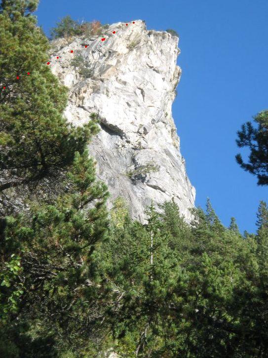 parete Plan Chatel, via Pur et simple a sin. fra gli alberi
