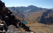 La ripida discesa verso i laghi  di Fenetre.