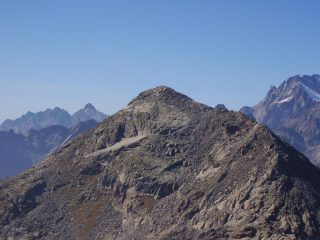 Il Moncimour con a sx la Becca di Monciar