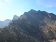 La cresta Est vista dalla sommità del Torrione Nord del Ruvi