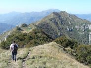 Giu verso il rifugio, il monte Palo e Il M. Guglielmo in lontananza