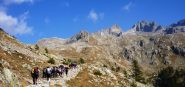 Salendo dalla Madonna de Fenestre con vista Gelas