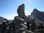 autoscatto alla base del monolito di punta di Seiva