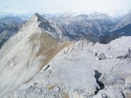 In primo piano la p.ta Charra; sullo sfondo gli Ecrins