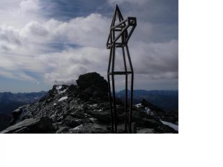 LA CROCE DI VETTA DELLA  R AMIERE