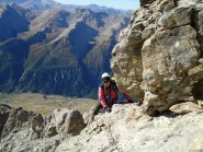 Stelvio supera una bell placca sotto il salto roccioso della cima (9-10-2011)