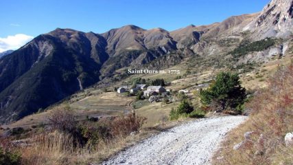 Saint Ours, punto di partenza per la salita alla Meyna (8-10-2011)