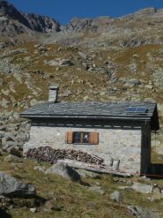 casotto pngp al centro passo giavino e a dx punta n1