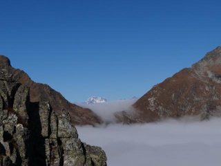  il Bianco fa capolino dal colle di Dondeuil