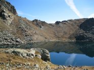 il lago e in centro il colletto