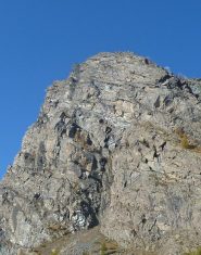 a sx i diedri con faccia sx di placca grigia