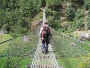 attraversamento su ponte tibetano