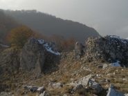 salendo l'ultimo tratto, uno sguardo indietro sul roccione da superare dal lato Valdieri