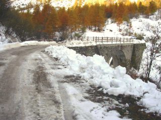 ecco come si presentava oggi il ponte del medico; oltre di esso solo a piedi
