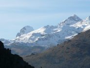 Scendendo a nord del colle