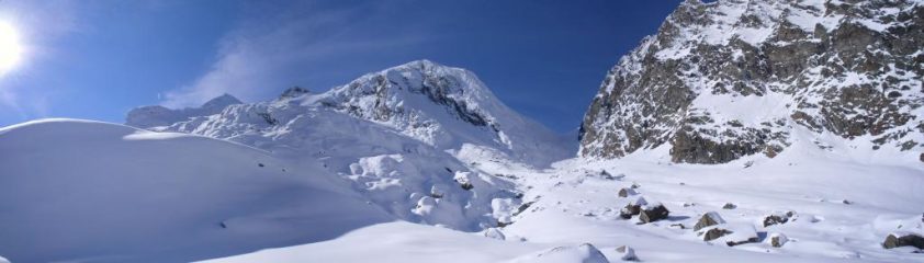in vista del colle , a sinistra  dal Flambeau alle Doravidi...