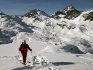 Poco sotto la cima appare il Lago Miserin