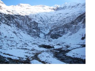 I'ANFITEATRO DI ARLENS ORMAI TUTTO INNEVATO