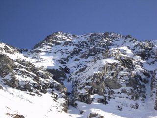 parete e canale di accesso