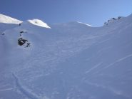 A dx uscita al colle,al centro pendio di discesa.