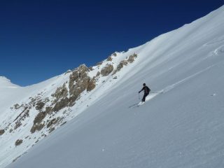 2 dita di farina su fondo duro