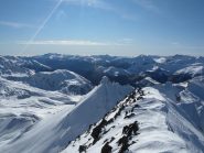 al centro, la cresta di salita ai 3 Vescovi