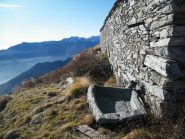 Un alpeggio sulla cresta che sale a Cima Loit