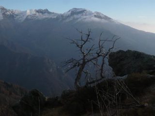 dalla cresta di salita uno sguardo alle quinseine