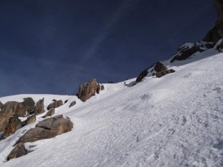 ripido traverso per evitare salti di roccia
