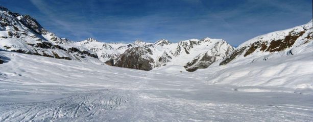 Panorama da sopra Pian Traversagn verso la Valle di Bellino