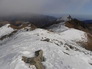 03 - sguardo indietro verso il colle di Pian Fuim e la Rocca Moross