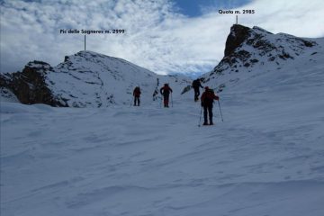 salendo verso il Colletto tra la Costa Sturana e la quota 2985 m. (10-12-2011)