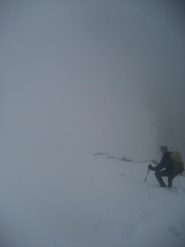 in discesa, ancora nelle nubi