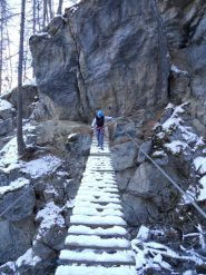 Una delle numerose passerelle