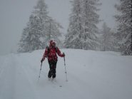 salendo sotto la nevicata