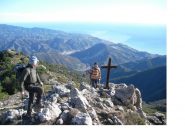 Ale e Paolo in vetta al Grammondo con vista mare