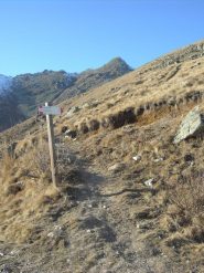 Inizio del sentiero nella parte superiore.