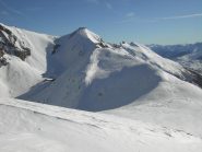 L'altro ramo della dorsale che porta alla cima con l'antenna.