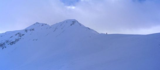 l'arrivo al Colle con forte vento...