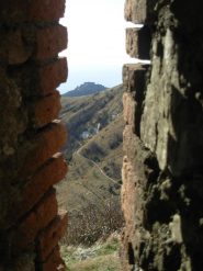Forte Sperone da una feritoria del Forte Diamante