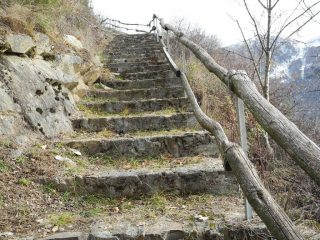 la larga mulattiera che da breil va a Chisalle